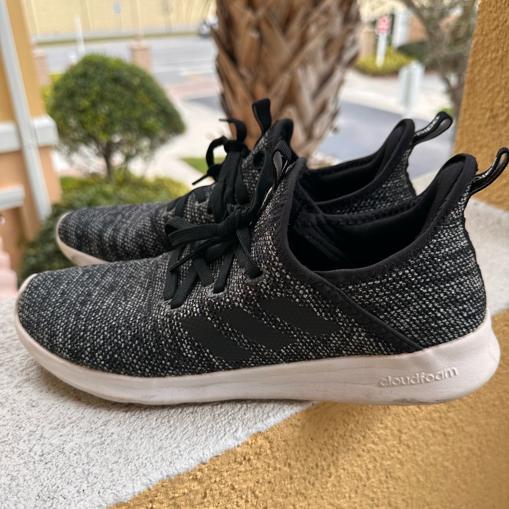Women’s Adidas Cloudfoam running shoes